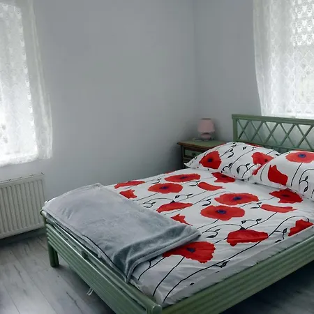 Homestay W Ziolowym Ogrodzie - Z Dostepna Kuchnia, Kudowa Zdroj